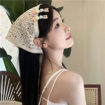 一位站立的人